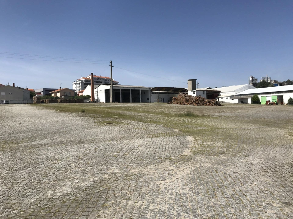 Armazém para Venda em Santa Maria da Feira, Travanca, Sanfins e Espargo Foto 2