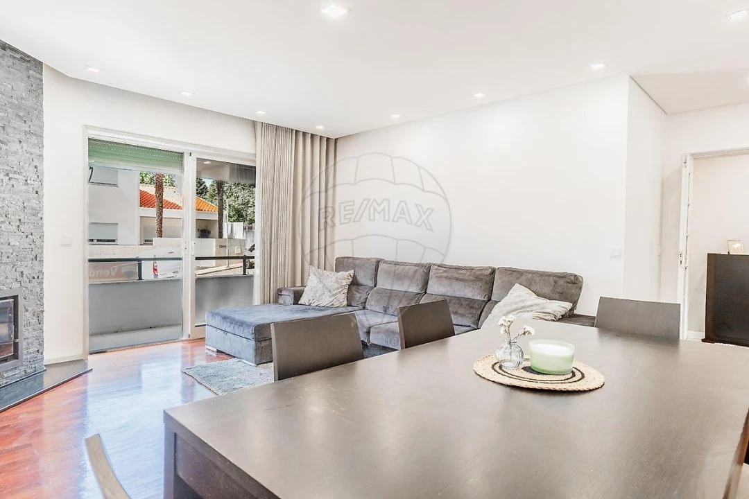Apartamento T2 para Venda em Creixomil Foto 1
