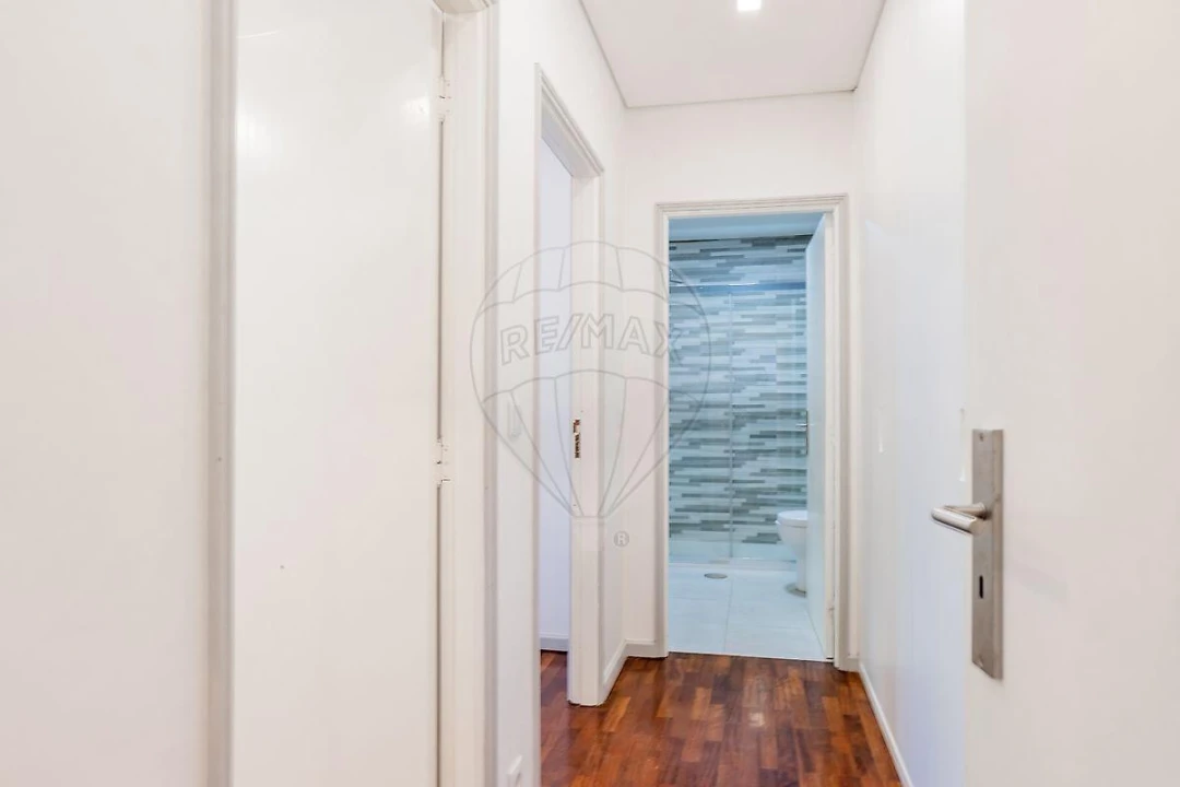 Apartamento T2 para Venda em Creixomil Foto 14