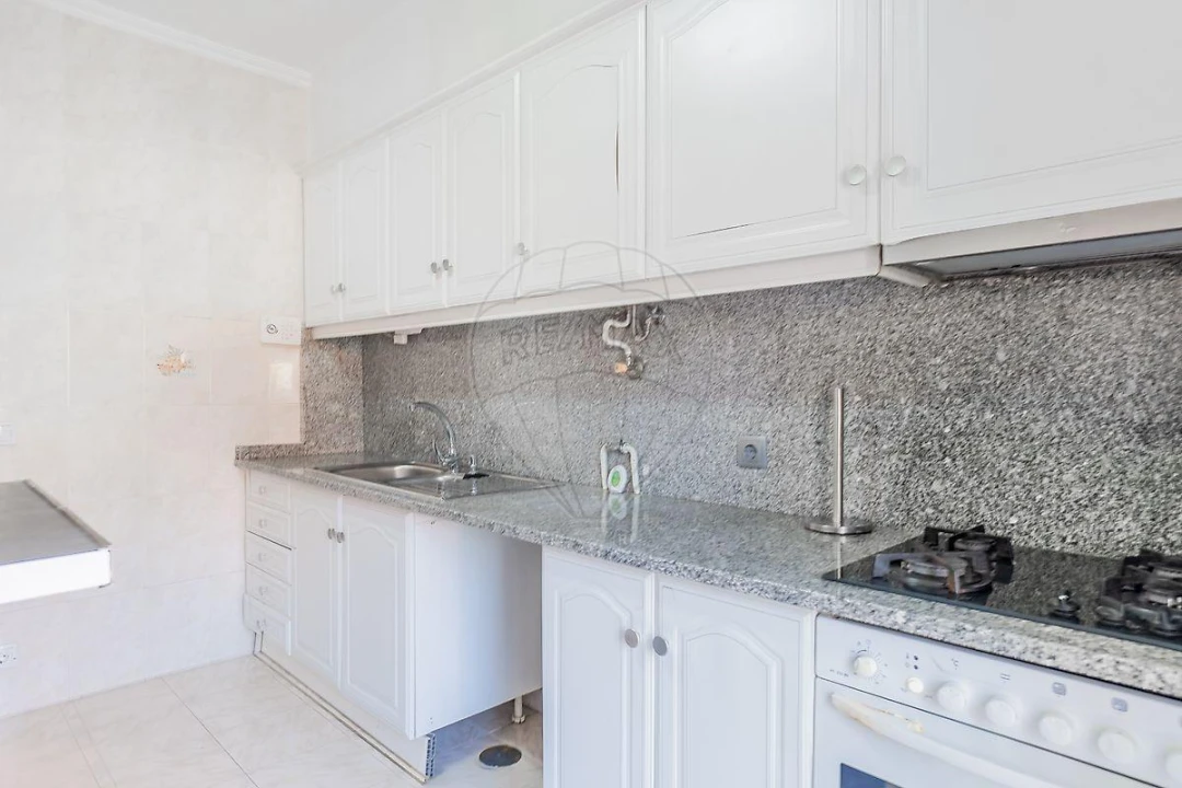 Apartamento T2 para Venda em Creixomil Foto 15