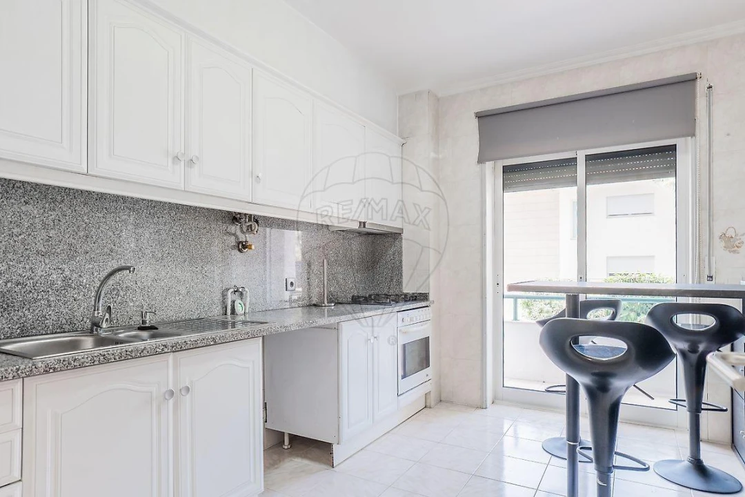 Apartamento T2 para Venda em Creixomil Foto 16