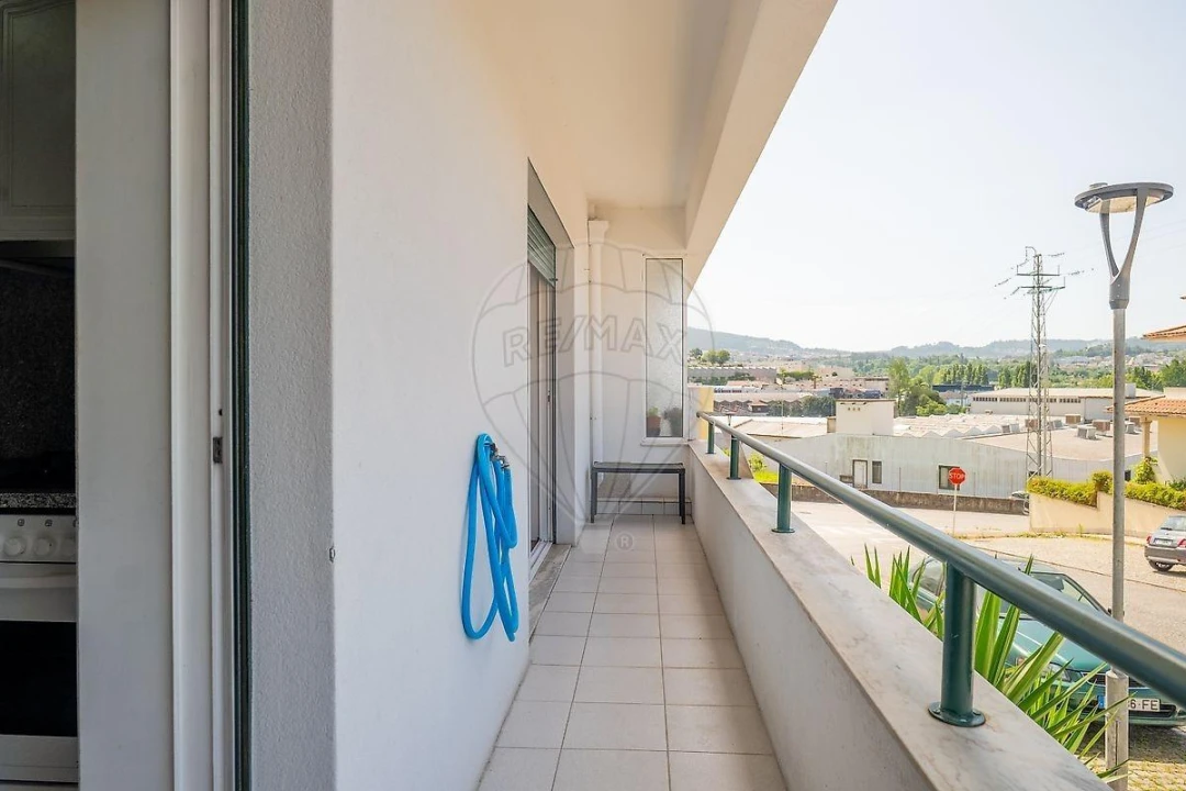Apartamento T2 para Venda em Creixomil Foto 19
