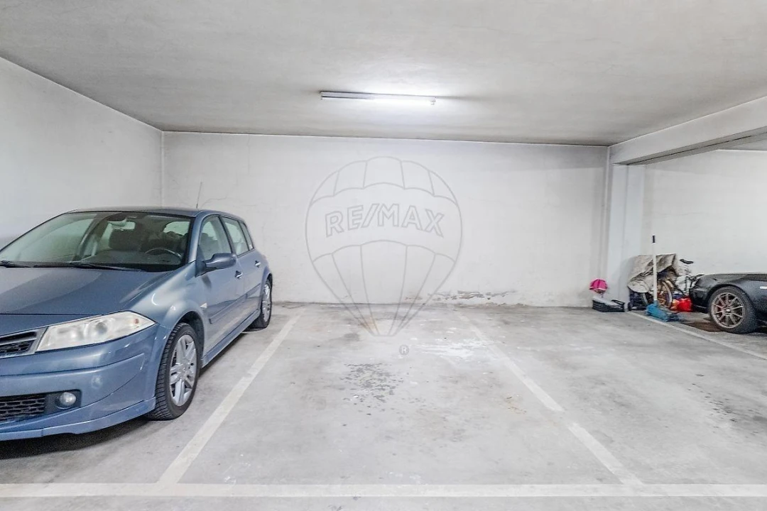 Apartamento T2 para Venda em Creixomil Foto 23