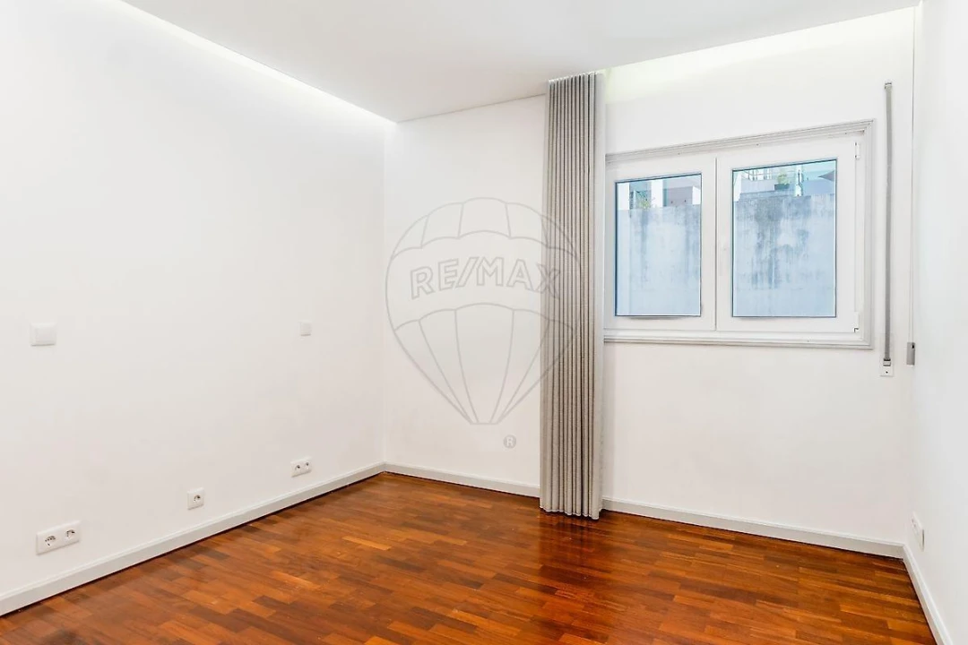 Apartamento T2 para Venda em Creixomil Foto 6
