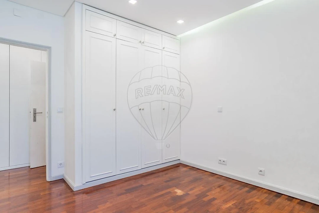 Apartamento T2 para Venda em Creixomil Foto 8