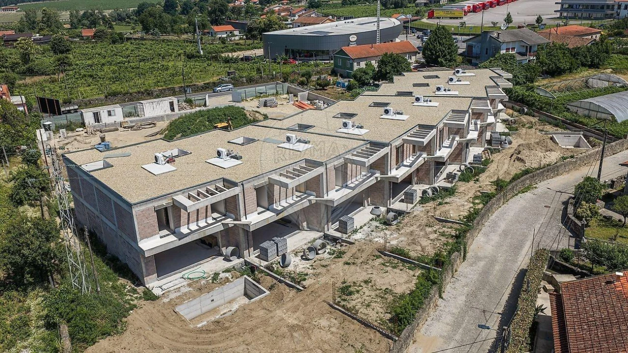 Moradia T3 para Venda em Rendufe Foto 45