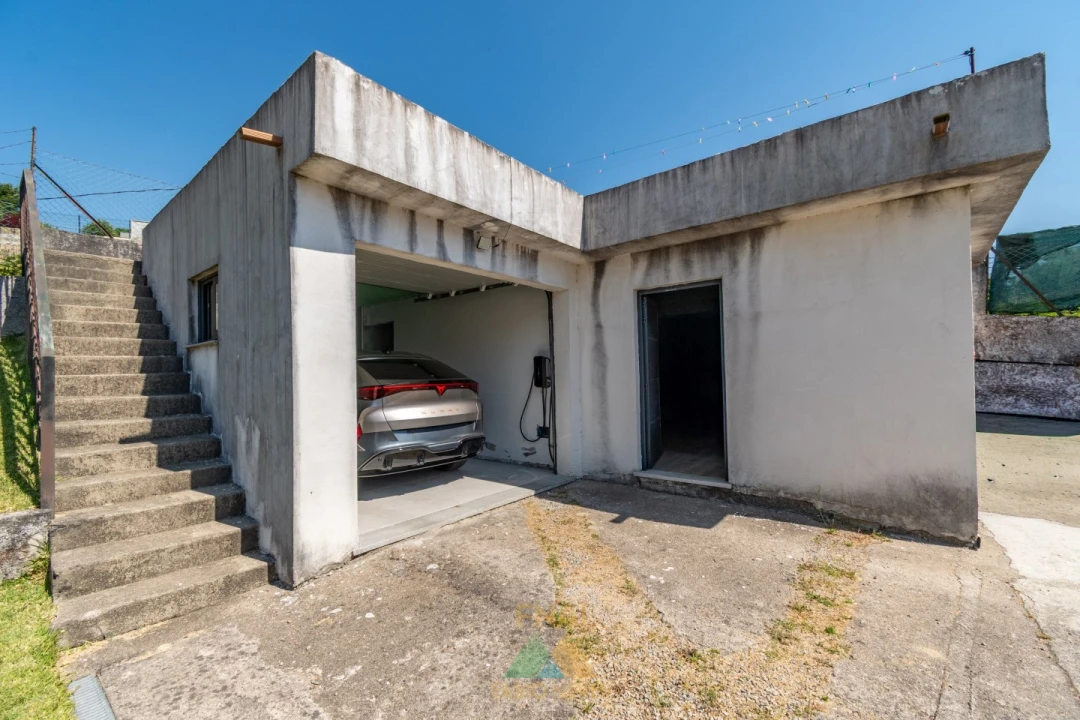 Moradia T3 para Venda em Guilhadeses e Santar Foto 56