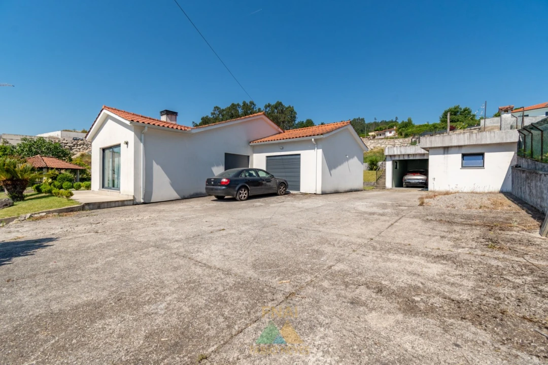 Moradia T3 para Venda em Guilhadeses e Santar Foto 47