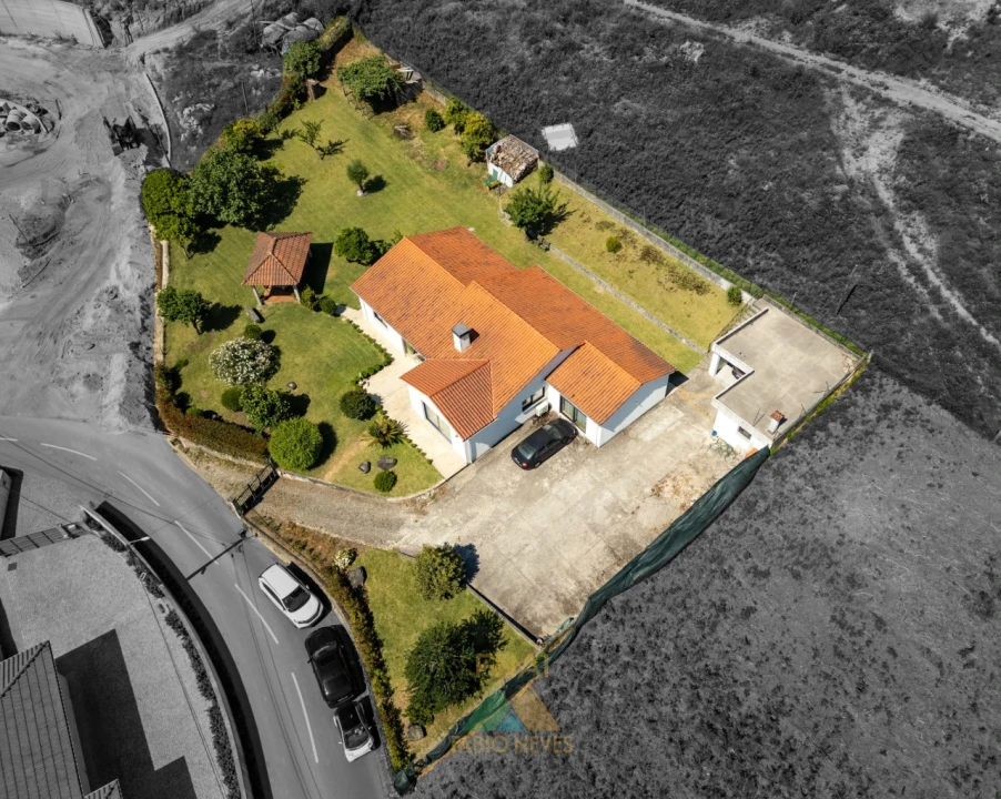 Moradia T3 para Venda em Guilhadeses e Santar Foto 58