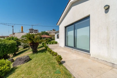 Moradia T3 para Venda em Guilhadeses e Santar