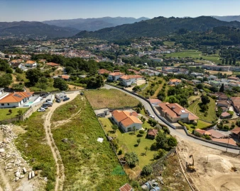 Moradia T3 para Venda em Guilhadeses e Santar