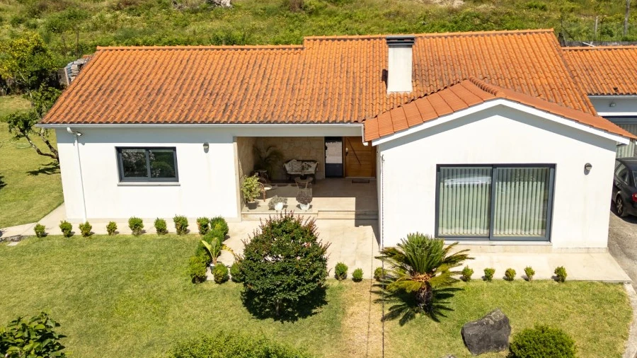 Moradia T3 para Venda em Guilhadeses e Santar