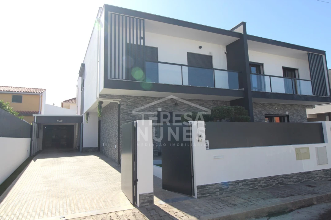 Moradia T3 para Venda em Fernao Ferro Foto 39