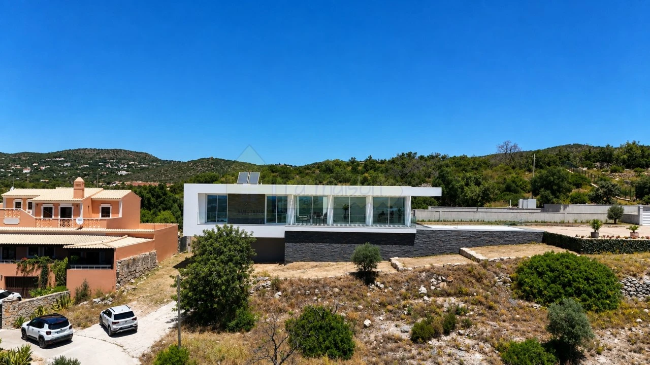Moradia T3 para Venda em Santa Barbara de Nexe Foto 5