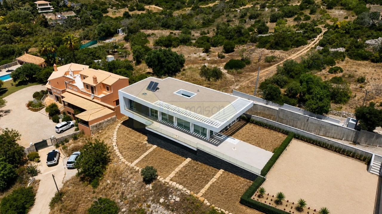 Moradia T3 para Venda em Santa Barbara de Nexe Foto 14