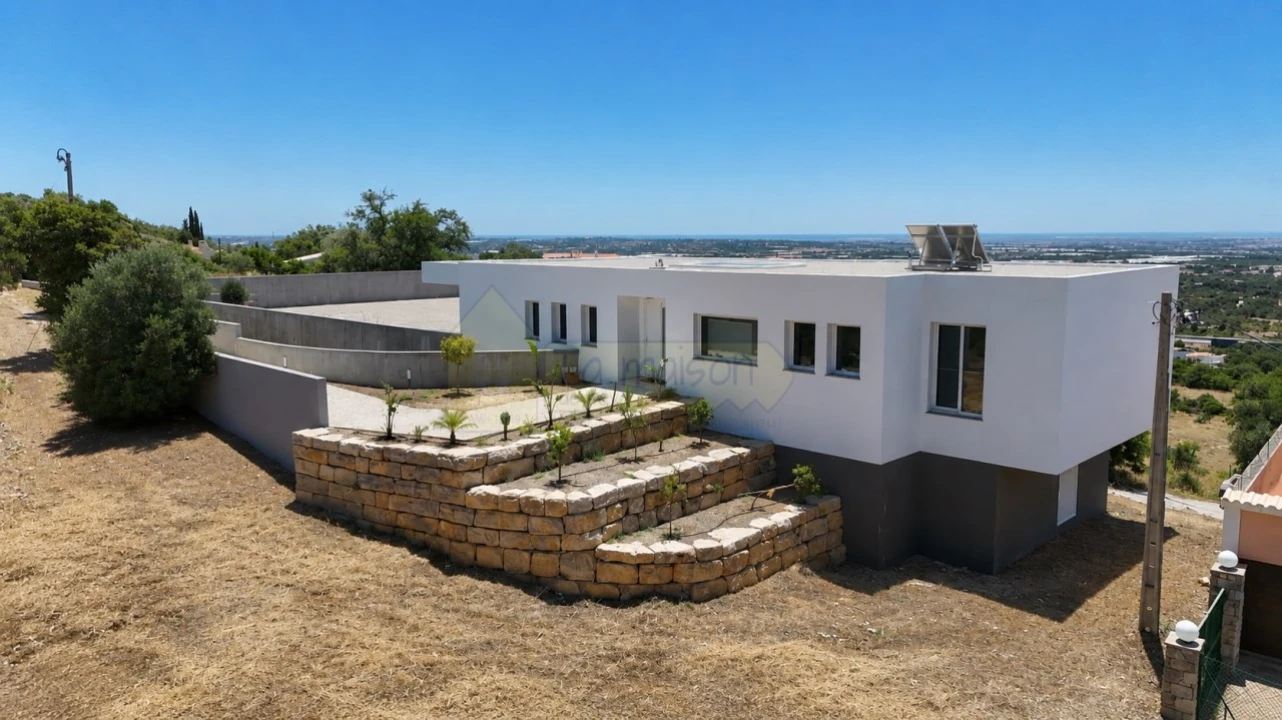 Moradia T3 para Venda em Santa Barbara de Nexe Foto 15