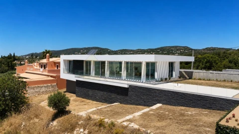 Moradia T3 para Venda em Santa Barbara de Nexe