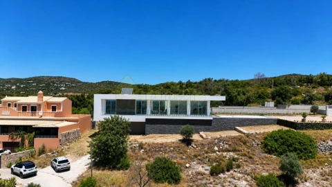 Moradia T3 para Venda em Santa Barbara de Nexe
