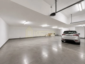 Moradia T3 para Venda em Santa Barbara de Nexe