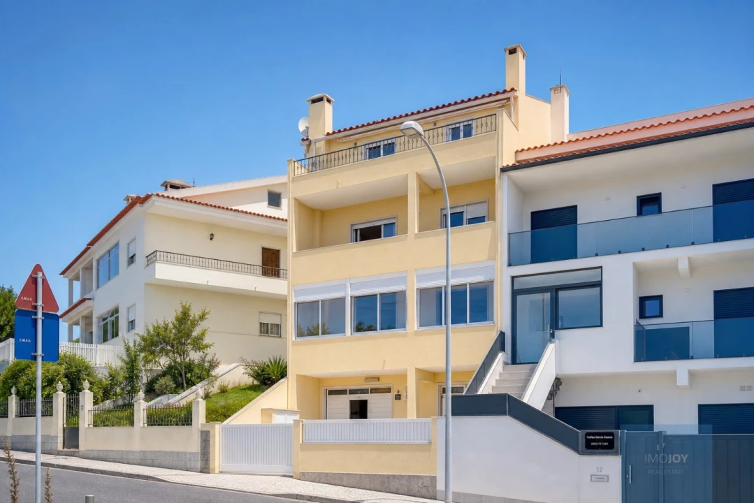 Moradia T6 para Venda em Porto Salvo Foto 1