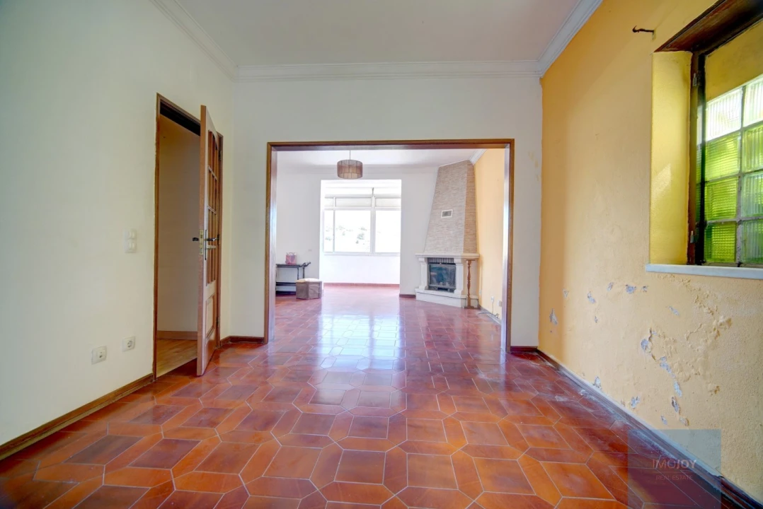 Moradia T6 para Venda em Porto Salvo Foto 11