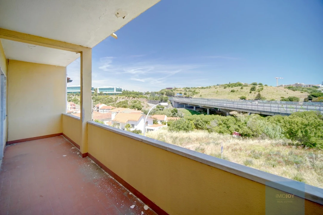 Moradia T6 para Venda em Porto Salvo Foto 27