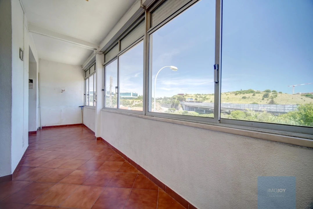 Moradia T6 para Venda em Porto Salvo Foto 36