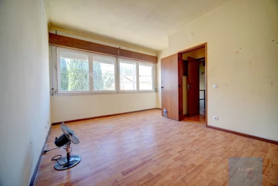 Moradia T6 para Venda em Porto Salvo