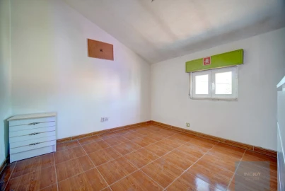 Moradia T6 para Venda em Porto Salvo