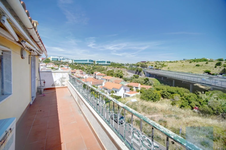 Moradia T6 para Venda em Porto Salvo Foto 37
