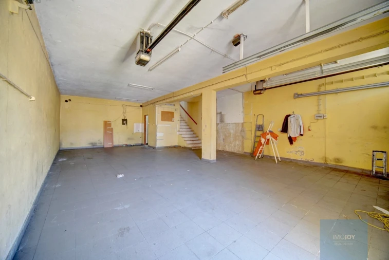 Moradia T6 para Venda em Porto Salvo Foto 38