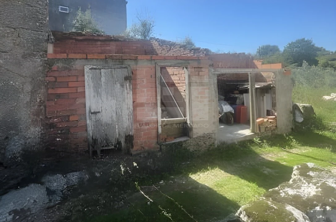 Moradia T2 para Venda em Pinheiro de Azere Foto 20