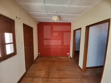 Moradia T2 para Venda em Pinheiro de Azere