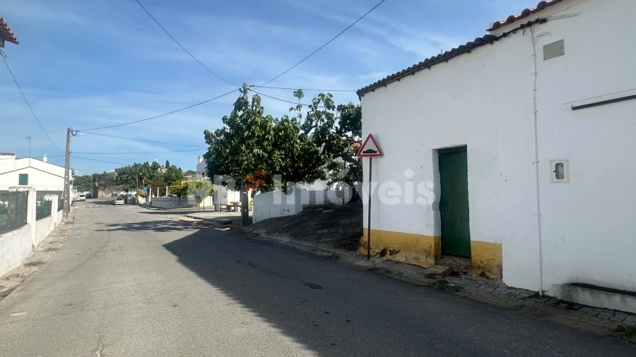 Armazém para Venda em Monte da Pedra