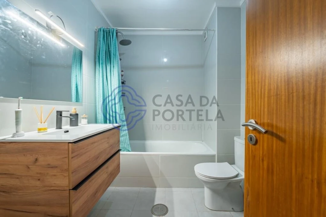 Apartamento T2 para Venda em Canelas Foto 19