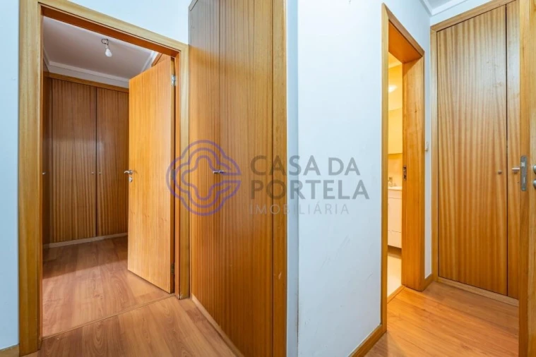 Apartamento T2 para Venda em Canelas Foto 12