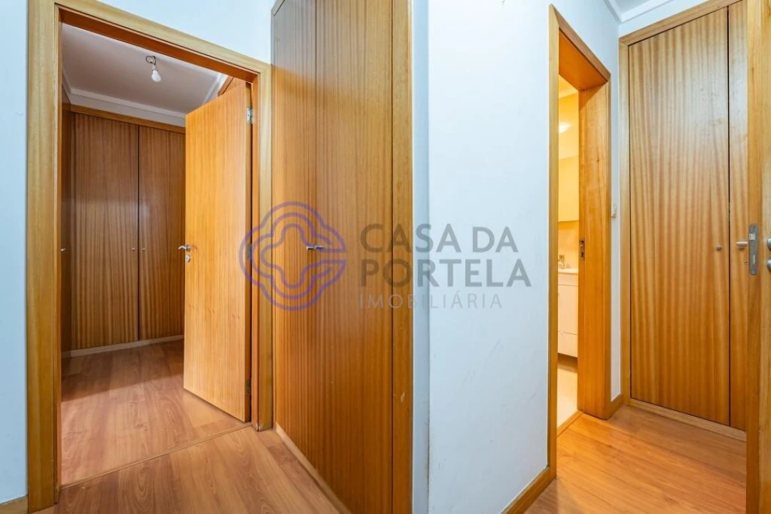 Apartamento T2 para Venda em Canelas Foto 12