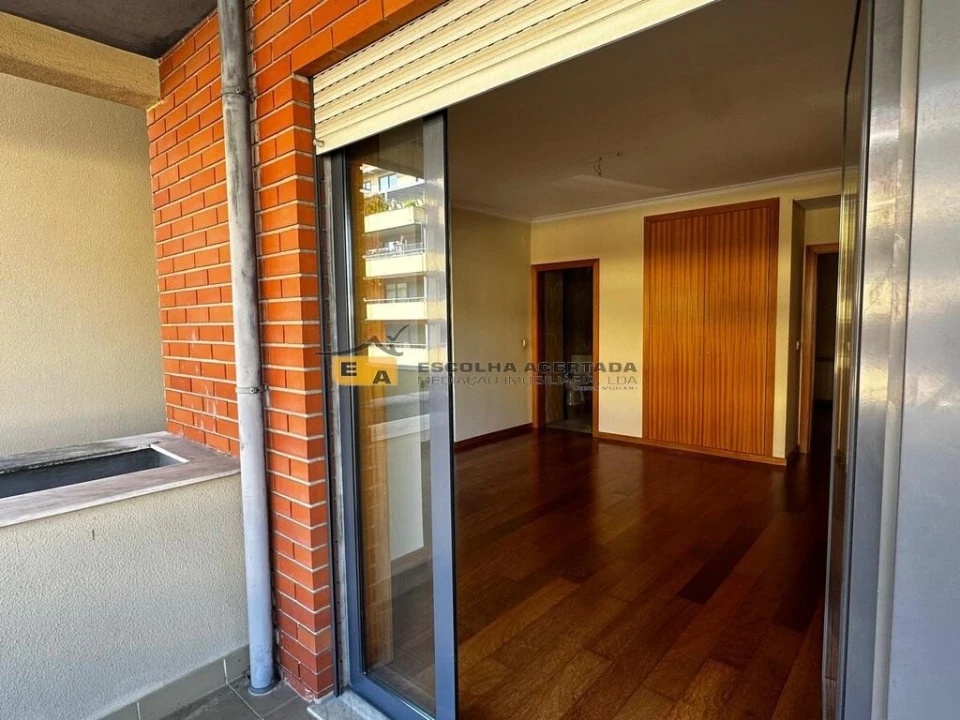 Apartamento T5 para Venda em Paranhos Foto 34