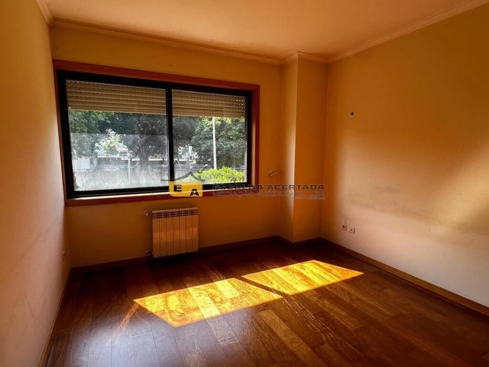 Apartamento T5 para Venda em Paranhos Foto 21