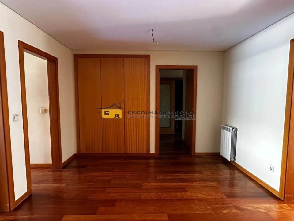 Apartamento T5 para Venda em Paranhos Foto 37