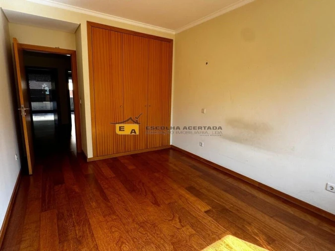 Apartamento T5 para Venda em Paranhos Foto 25