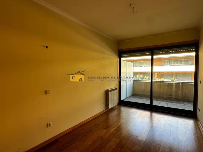 Apartamento T5 para Venda em Paranhos Foto 35