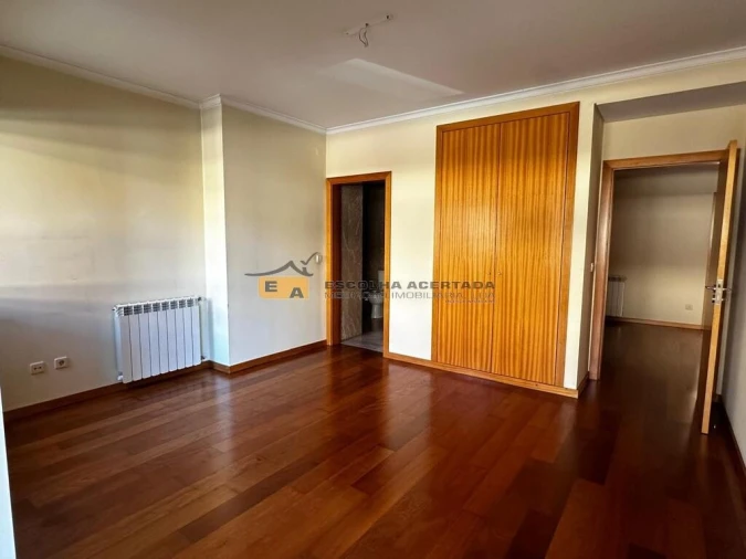 Apartamento T5 para Venda em Paranhos Foto 39