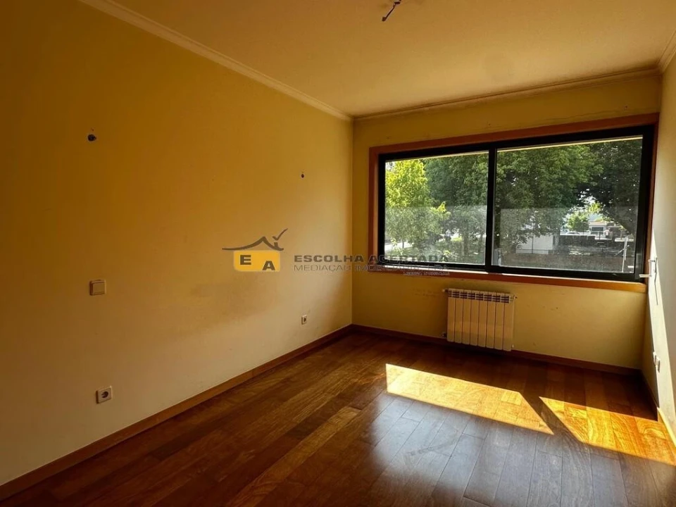 Apartamento T5 para Venda em Paranhos Foto 24