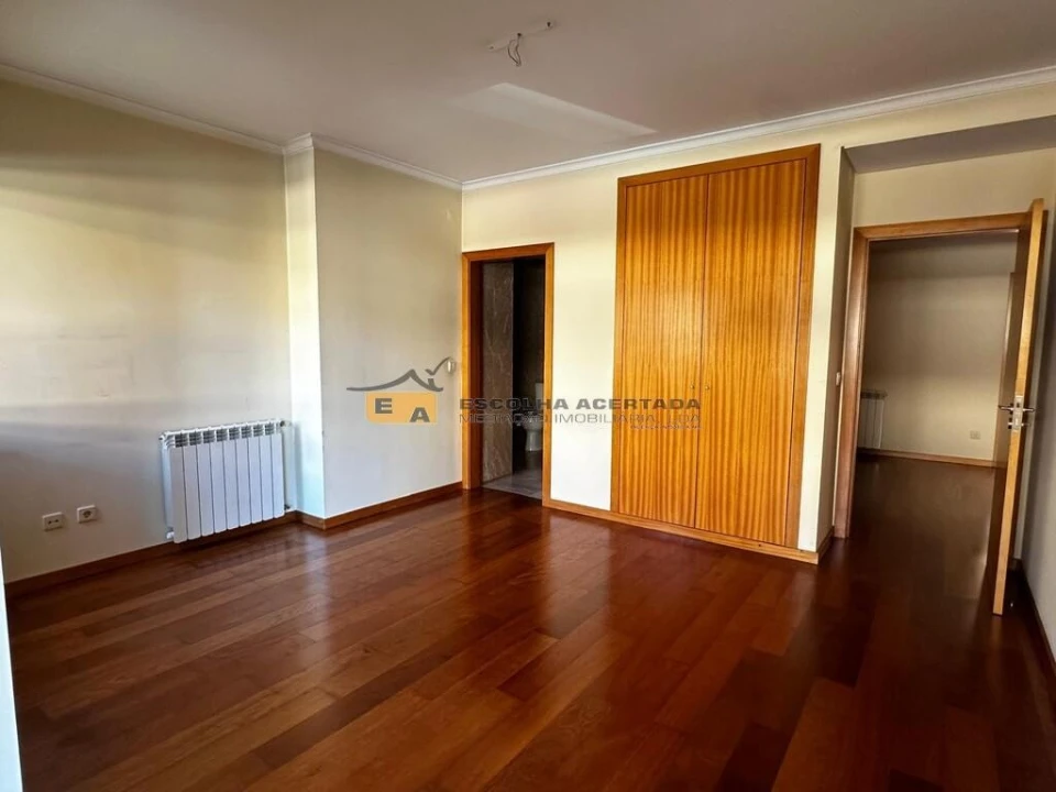 Apartamento T5 para Venda em Paranhos Foto 39