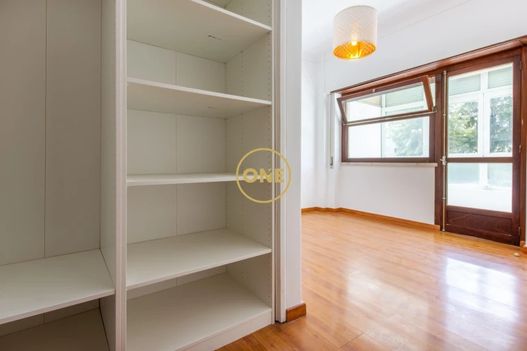 Apartamento T1 para Venda em Costa da Caparica Foto 5