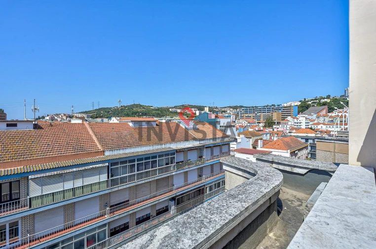 Apartamento T2 para Venda em Vila Franca de Xira Foto 24