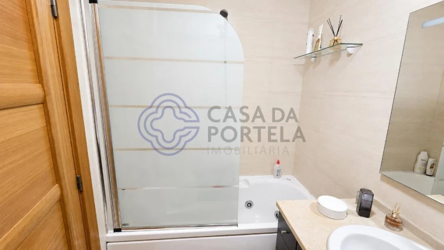 Moradia T4 para Venda em Gandra Foto 26