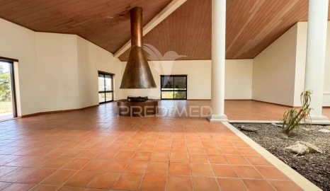 Moradia T5 para Venda em Meirinhas
