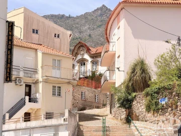 Moradia T10 para Venda em Manteigas (Santa Maria)